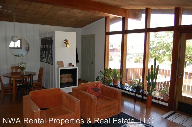 Foto del edificio - 3 br, 1 bath House - 1066 W Bulldog Blvd