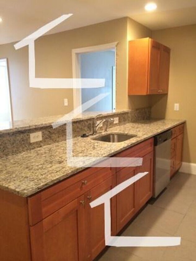 Foto del edificio - 38 Egmont St #5E Brookline MA 02446