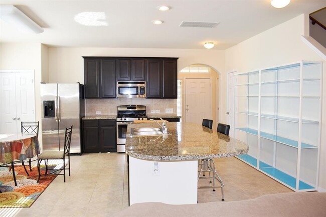 Building Photo - 7539 Autumn Sun Dr
