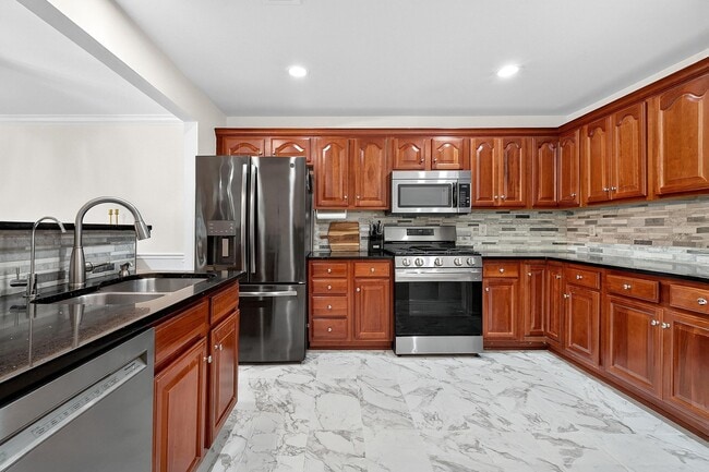 Building Photo - 34 Marina Dr