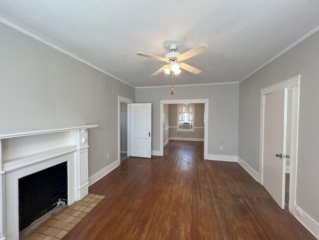 Building Photo - Mid-City Cottage