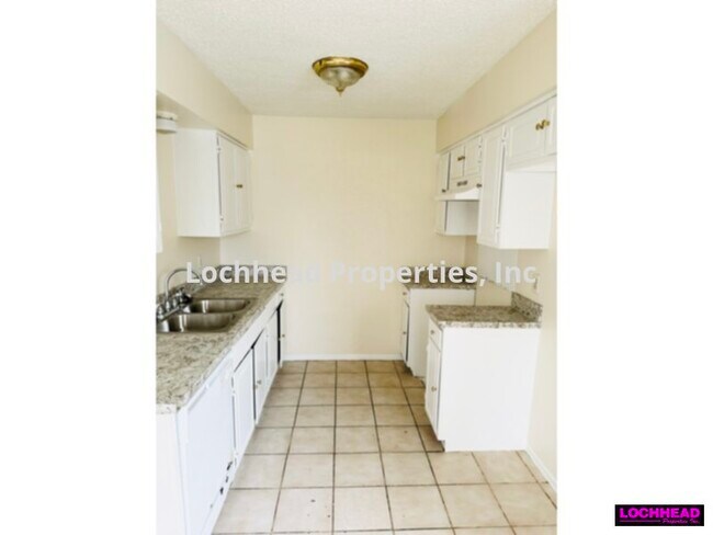 Building Photo - *****Three bedroom home in Dallas*****