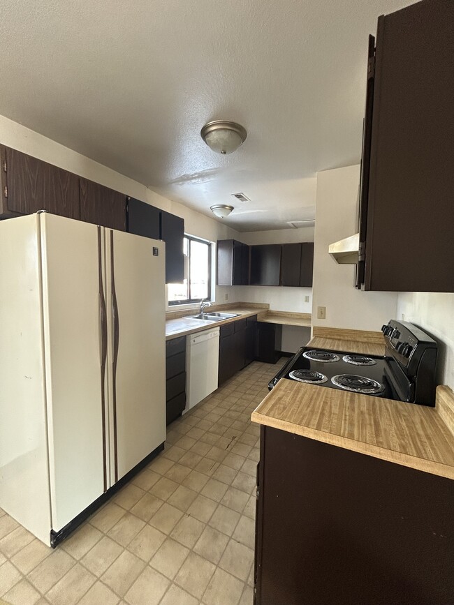 Photo - Denali St Apartment