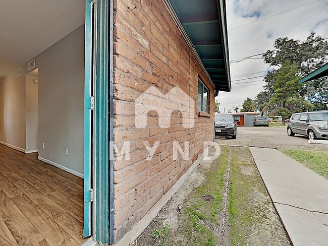 Building Photo - 912 S Dorsey Ln Apt 22