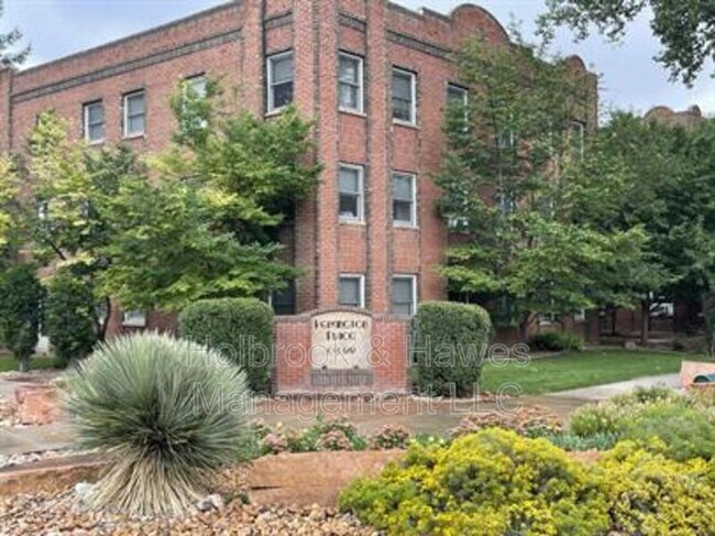Foto del edificio - 200 E Laurel St
