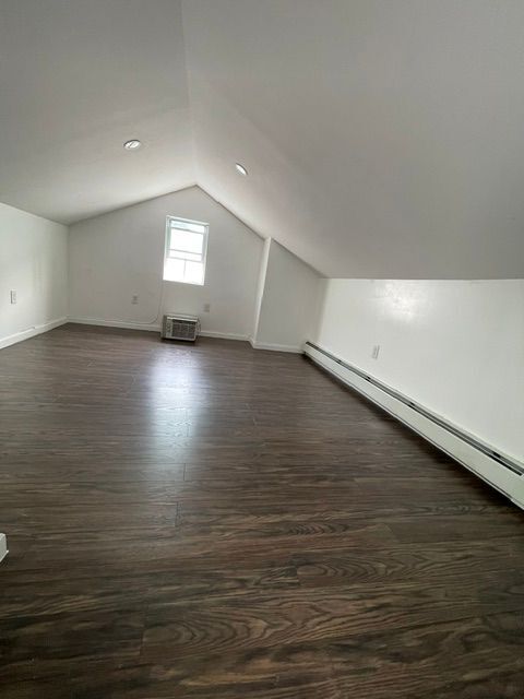 Building Photo - 1865 Mulford Ave
