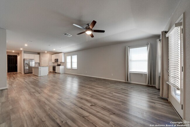 Foto del edificio - 4 Bedroom/3 Bath Remington Ranch Subdivision