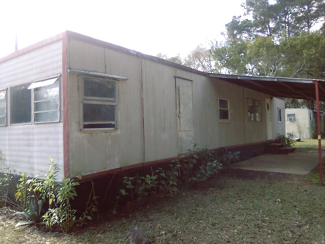 5457 Creel St, Graceville, FL 32440 House for Rent in Graceville, FL