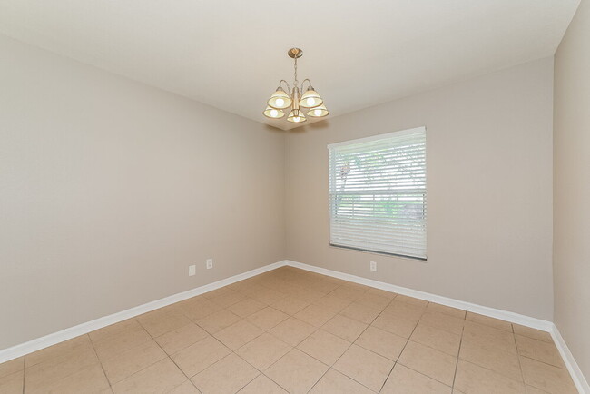 Building Photo - 4084 Kingsfield Dr