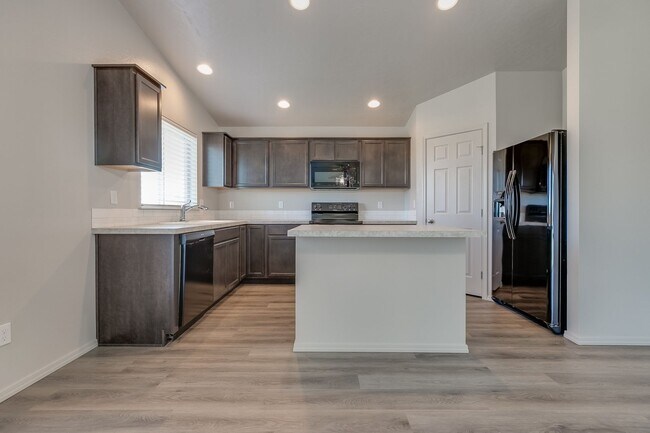Foto del edificio - 4 Bedroom Home Coming Soon in Kuna!