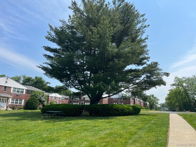 Foto del edificio - 225 N Middletown Rd