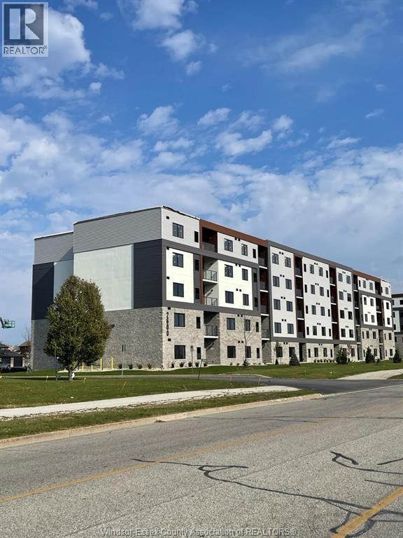 Photo du bâtiment - 2600 Sandwich W Pkwy