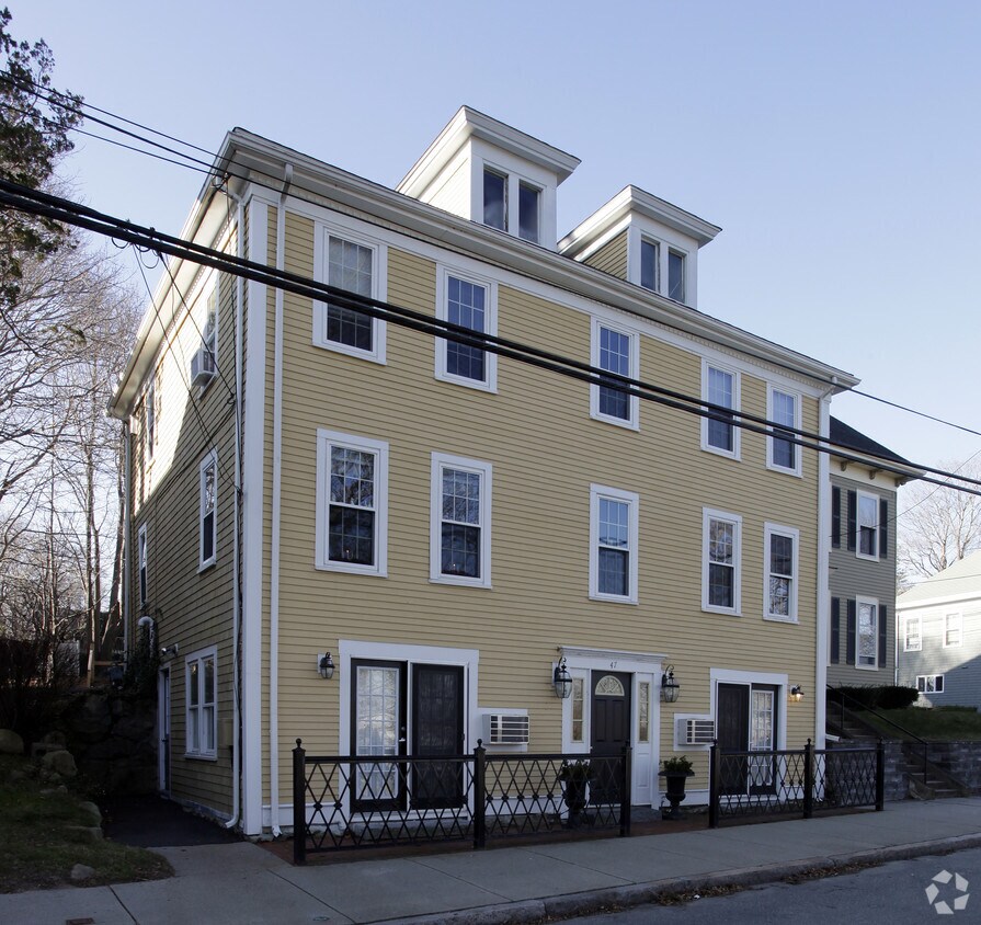 47 Pleasant St, Plymouth, MA 02360 Apartments in Plymouth, MA