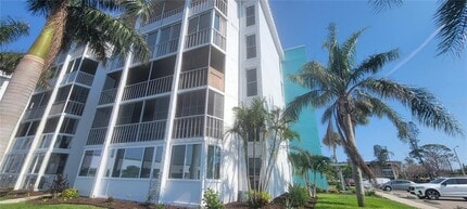 Building Photo - 4900 38th Way S
