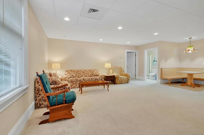 Building Photo - 56 Peria Dr