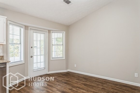 Foto del edificio - 3104 Rock Pine Ct