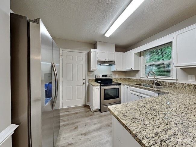 Building Photo - 612 Kankakee Ct