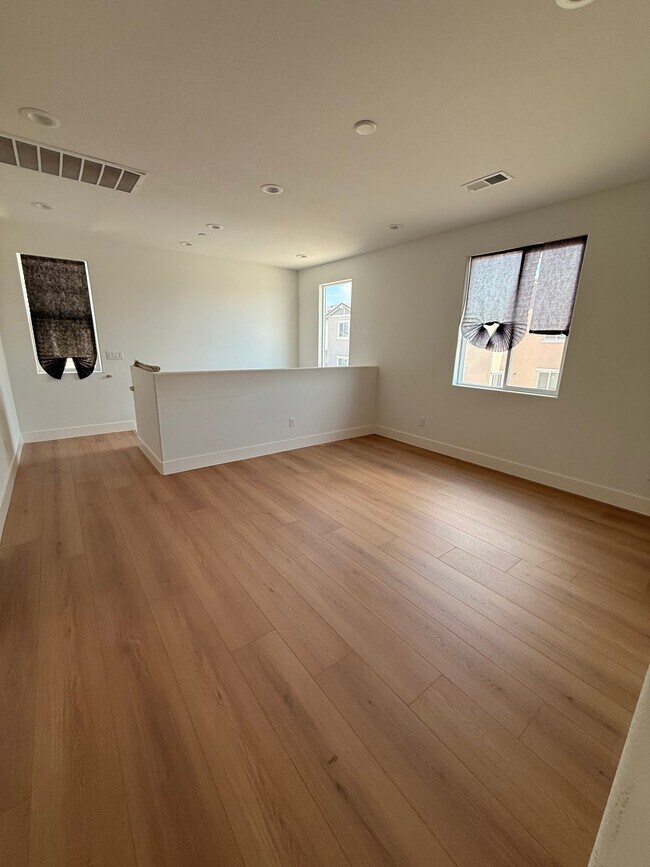 Foto del edificio - 1089 Hopkins St