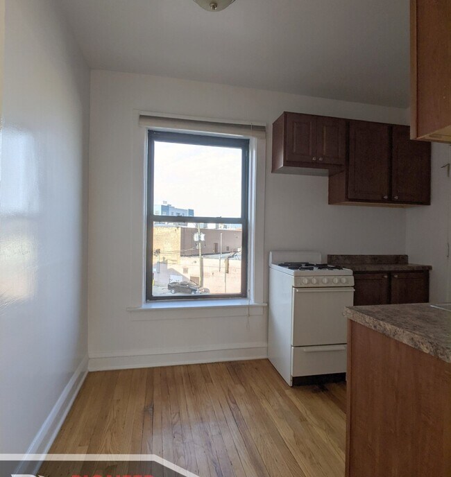 Foto del edificio - 2649 N Spaulding Ave