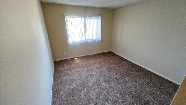 Foto del edificio - 15549 Sherman Way