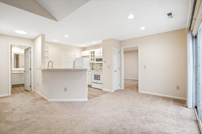 Foto del edificio - 4983 Aspen Pine Blvd