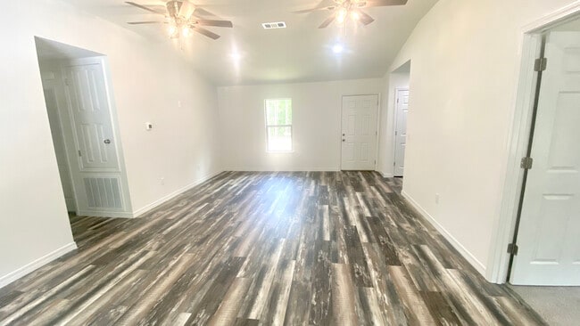 Building Photo - 6850 Boots Ln