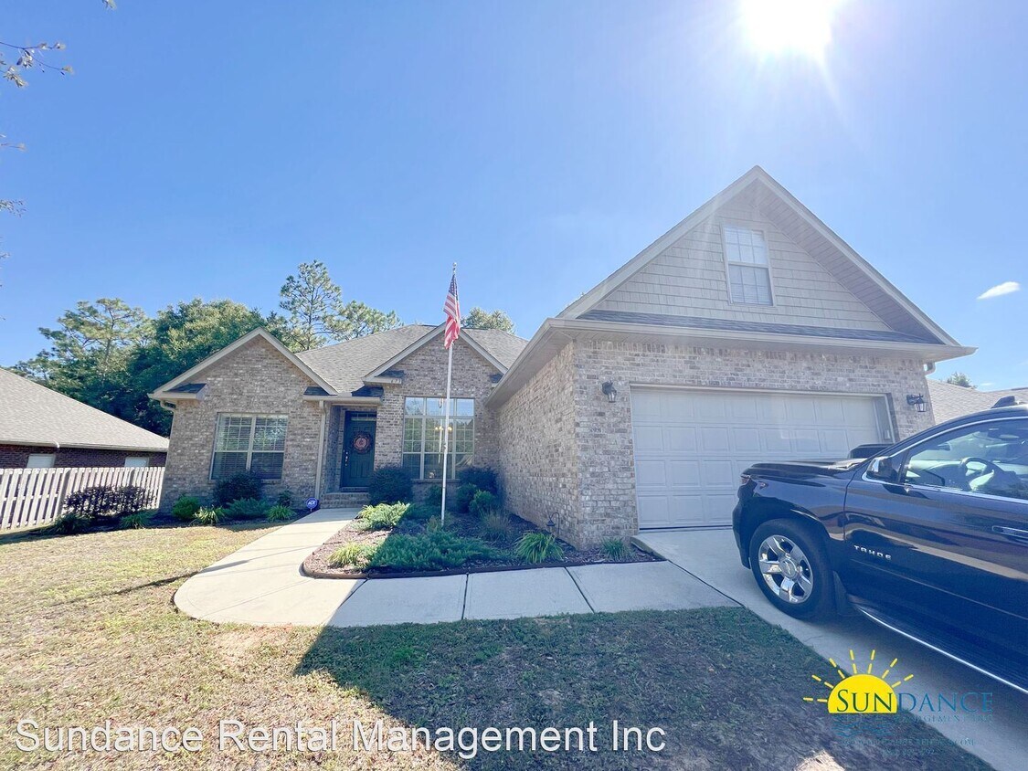 4 br, 2.5 bath House 673 Red Fern Road House Rental in Crestview