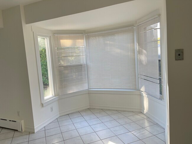 Living area - 148 Terrace Ave