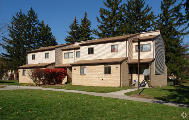 Building Photo - Deerpath