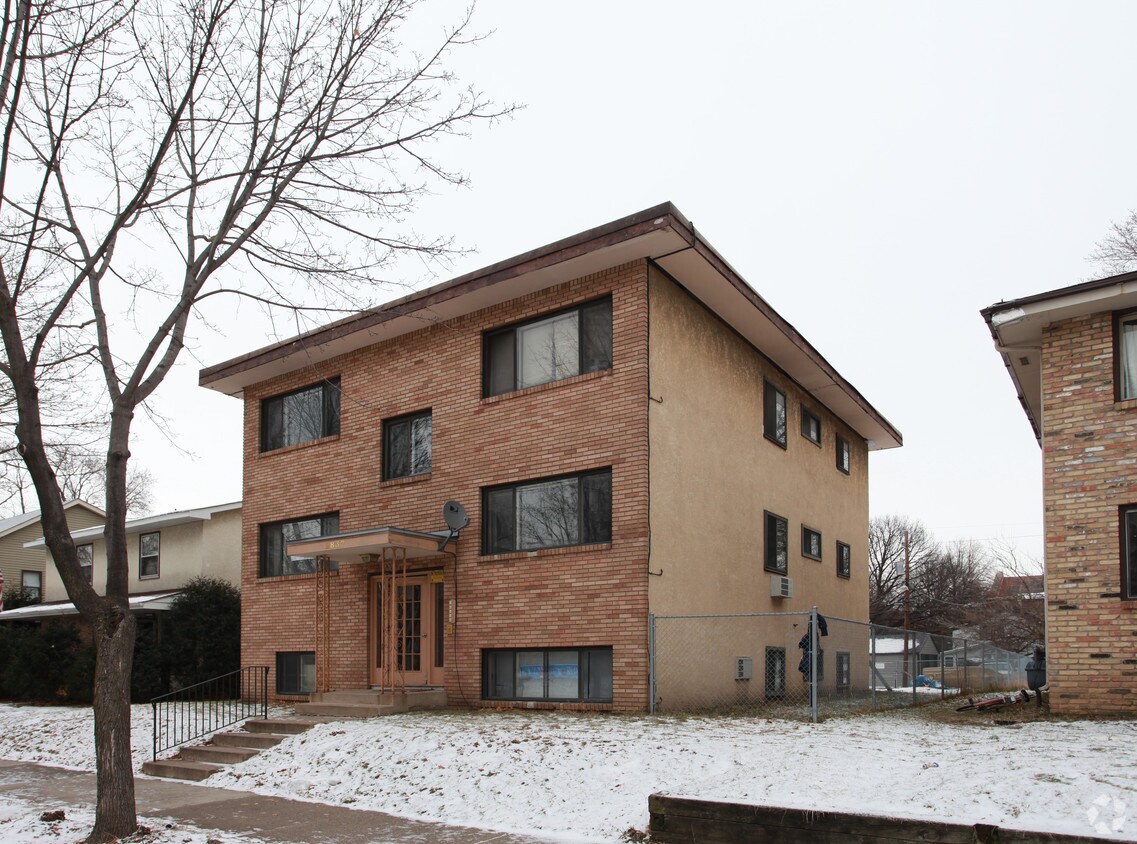 Building Photo - 2837 30th Ave S