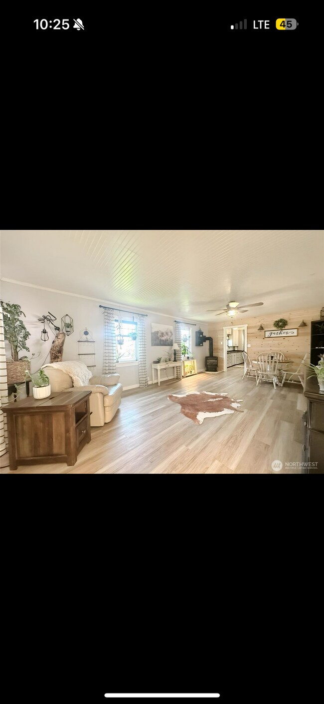 Foto del edificio - 703 W Simpson Ave
