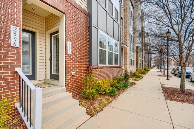 Building Photo - 2596 Neabsco Common Pl