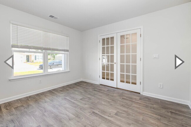 Foto del edificio - 129 Kelsey Ct