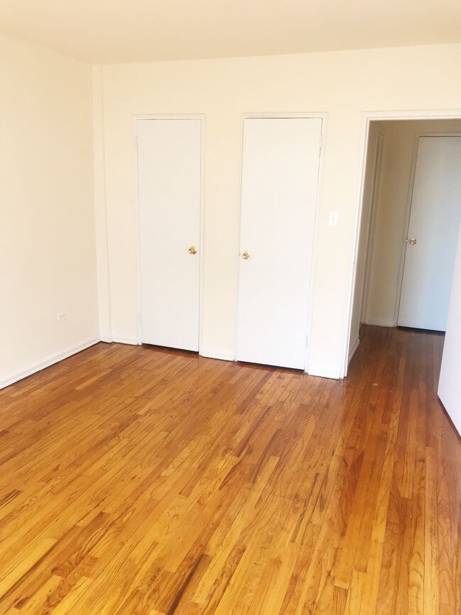 Foto del edificio - 10-40 Neilson St