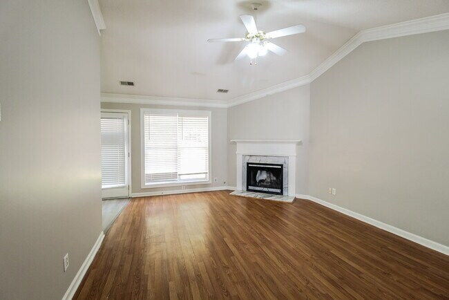 Building Photo - 2611 Fort Apachee Ct
