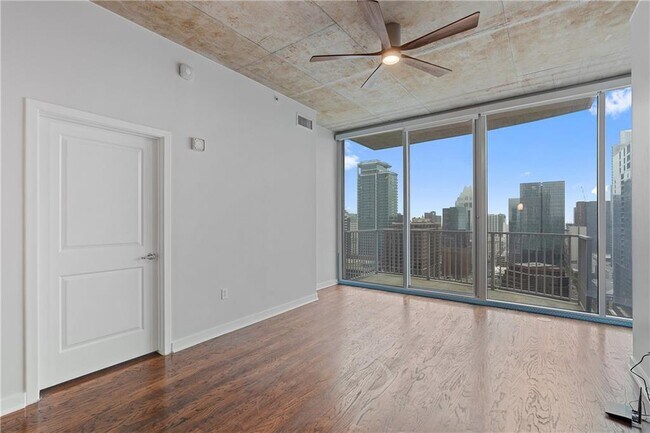 Building Photo - 360 Nueces St