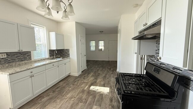 Building Photo - 8438 S Baltimore Ave