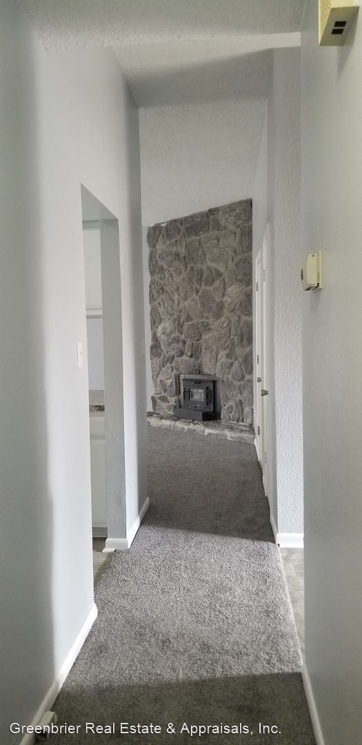 Building Photo - 3 br, 2 bath House - 904 Bowling Green Trail