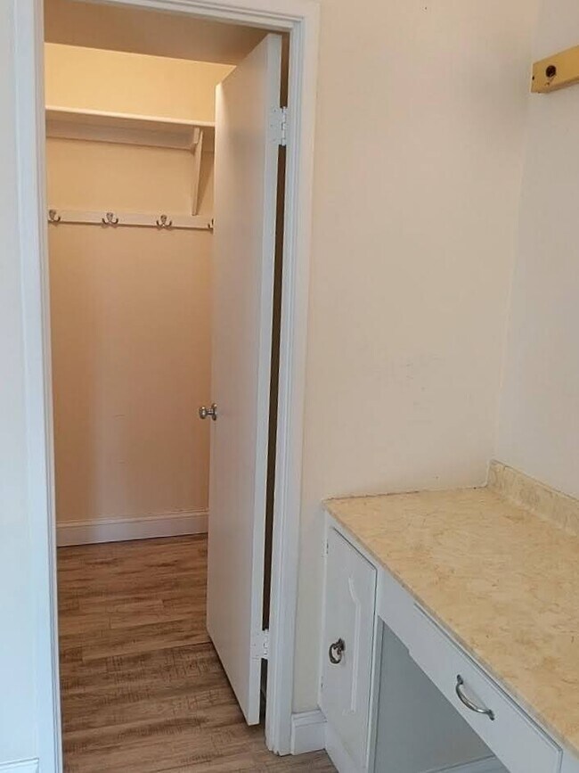 Foto del edificio - 205 Yoakum Pkwy