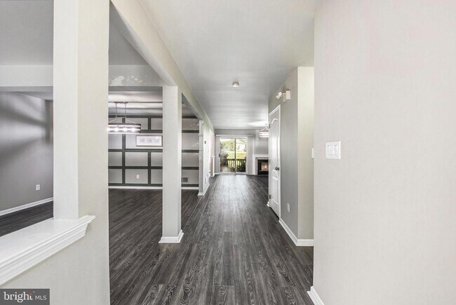 Building Photo - 131 Gleneagles Dr