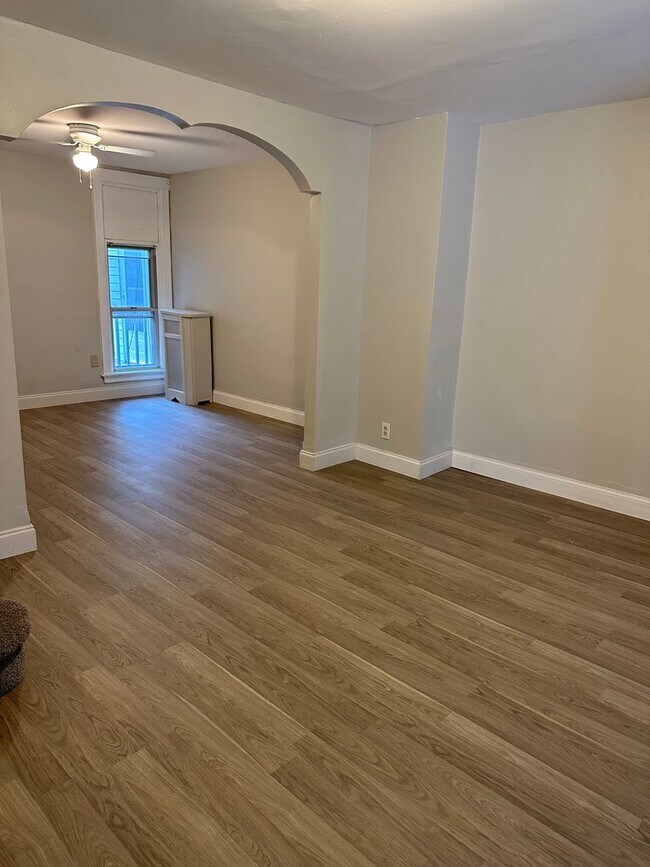 Building Photo - 3 Bedroom Home in Bridesburg