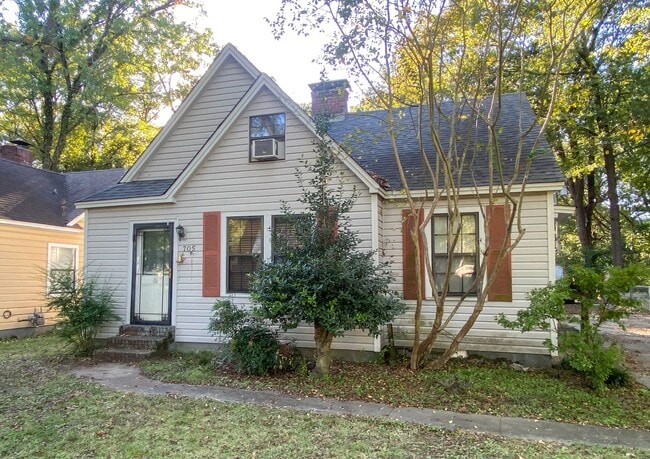 4 bed, 2 bath near the University of Memphis - 4 bed, 2 bath near the University of Memphis House