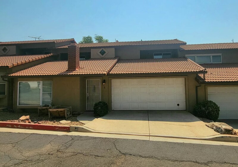 Primary Photo - 560 Diagonal St
