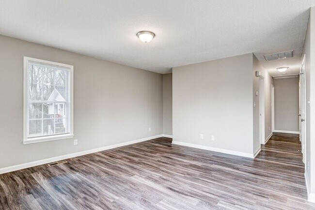 Building Photo - SW Home, Appliances, All Electric, Wrap ar...