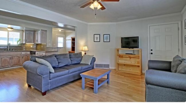 Building Photo - 157 Newbury Ln