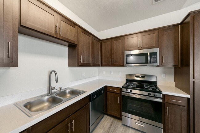 Building Photo - Luxe Ripon Apartments