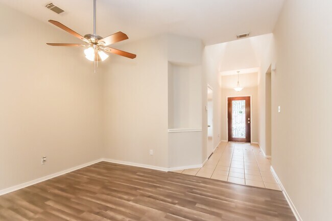 Building Photo - 16310 Great Forest Ct