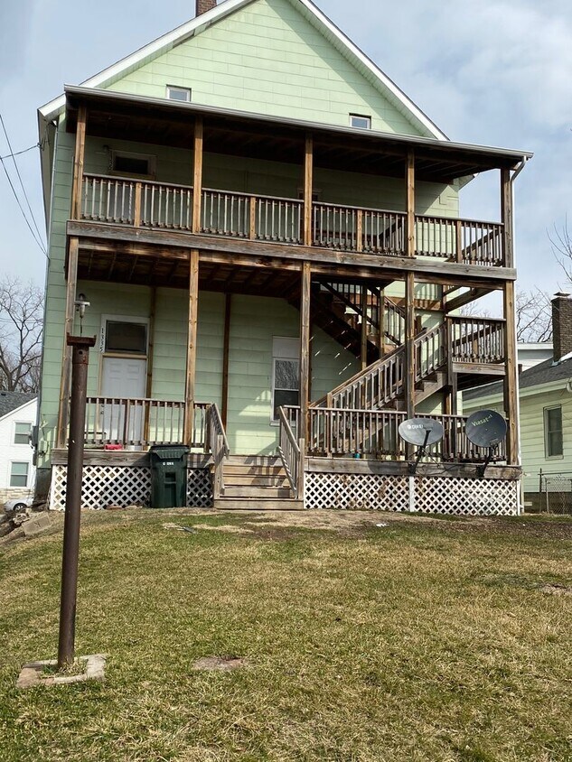Foto principal - 1335 W 13th St