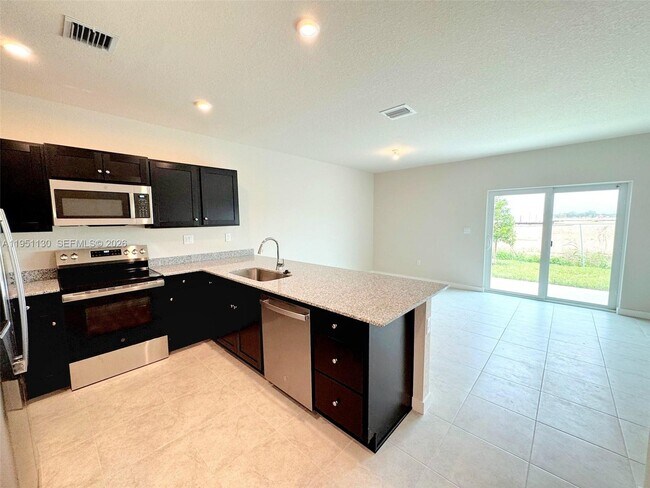 Foto del edificio - 1054 W Davis Pkwy