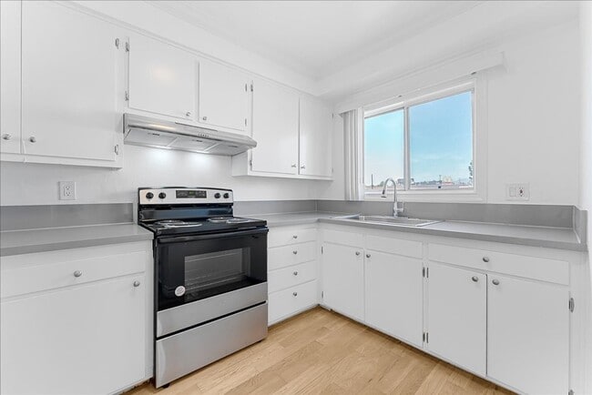 Building Photo - 11661 Erwin St